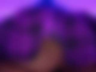 Live cam show with Oxlemon - Curvy on xDating