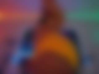 Oxlemon MILF webcam performer live streaming