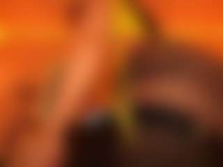 Oxlemon MILF webcam performer live streaming