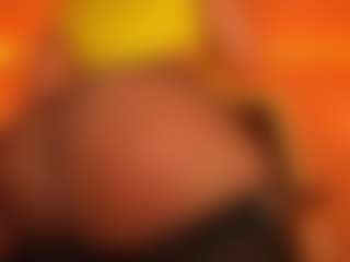 Live cam show with Oxlemon - Tease MILF on Camsoda