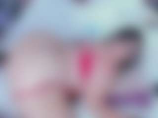 Live cam show with Amanda Cruz - Petite on Camsoda