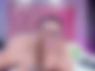 Live cam show with Amanda Cruz - Ebony Petite on Milfs Live
