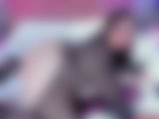 Live cam show with Amanda Cruz - Ebony Lovense on chickslive.net