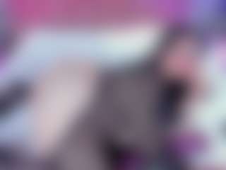 Live cam show with Amanda Cruz - Black Petite on EXY