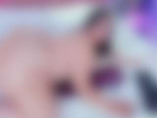 Live cam show with Amanda Cruz - Ebony Small Tits on xDating