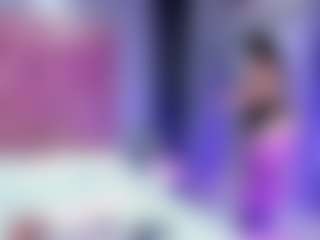 Live cam show with Amanda Cruz - Public BBW on Stripli.com