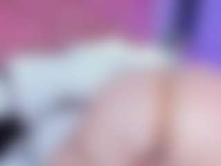 Live cam show with Amanda Cruz - Spank Ebony on Hubzter Live