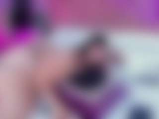 Live cam show with Amanda Cruz - Petite on Camming Site