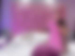 Live cam show with Amanda Cruz - Tease Ebony on galaxygirlnitro.com | colombia