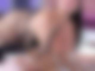 Spettacolo in cam dal vivo con Amanda Cruz - Spank su Camsoda