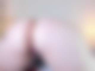 Live cam show with Vickyy Moore - Squirt Latina on Gym Cam Girls | colombia