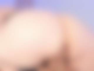 Live cam show with Vickyy Moore - Facial on crypto-cams