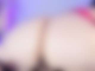 Live cam show with Vickyy Moore - Cute on Camsoda
