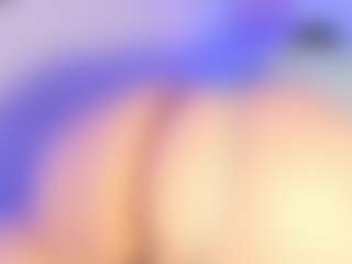 Live cam show with Vickyy Moore - Shaved on Camsoda
