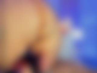 Vickyy Moore's Live Sex Cam Show