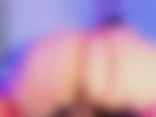 Live cam show with Vickyy Moore - Spinner on CamClone