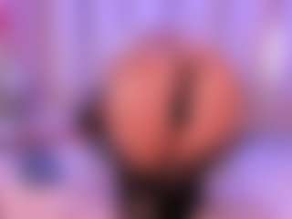 Live cam show with Ali Sweet - Oil on Camming Site