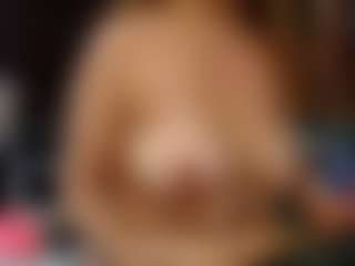 Live cam show with Ruby-Watson - Flashing on Camming Site