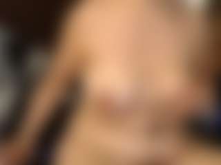 Live cam show with Ruby-Watson - Curvy Middle Aged on TastyBlacksLive