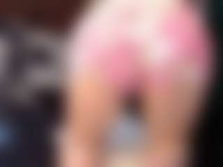 Live cam show with Ruby-Watson - Fingers on Camsoda