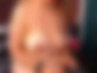 Live cam show with Ruby-Watson - Bikini on thefappeningchat.com