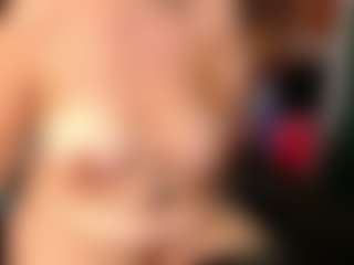 Live cam show with Ruby-Watson - Fingers on Lustler