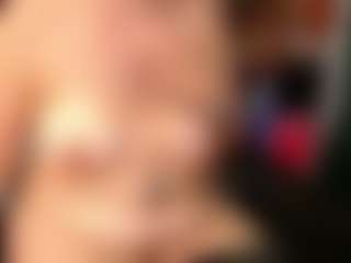 Live cam show with Ruby-Watson - Bedroom on makecum.org