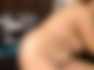Live cam show with Ruby-Watson - Strip MILF on PervPlay.com