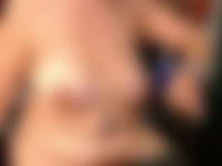 Live cam show with Ruby-Watson - Mature MILF on Dolls Live