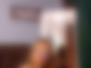Live cam show with Ruby-Watson - Bedroom Mature on Camsoda