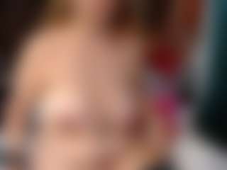 Live cam show with Ruby-Watson - Flashing on StripNow