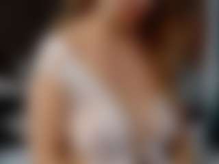 Live cam show with Ruby-Watson - Shaved Pussy on Hubzter Live