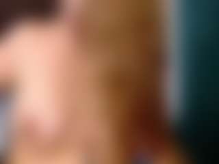 Live cam show with Ruby-Watson - Blonde Hair Amateur on Milfs Live
