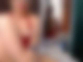 Live cam show with Ruby-Watson - Facial Piercings on Mixed Magazine Live
