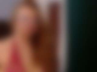 Live cam show with Ruby-Watson - Blonde Hair on Camsoda