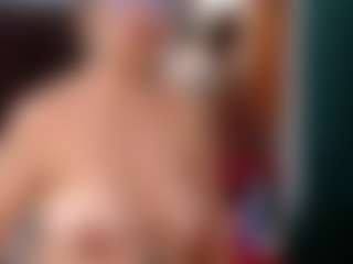 Live cam show with Ruby-Watson - Spank Mature on CamClone