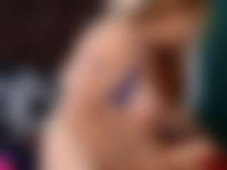 Live cam show with Ruby-Watson - Bedroom Mature on Camsoda