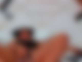 Live cam show with Stormy Butty - Moaning on xxxlivecams.org