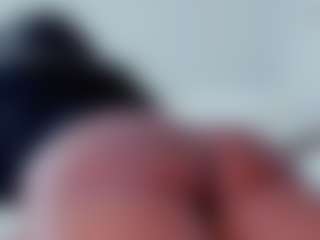 Live cam show with Stormy Butty - Moaning on AdultVida.com