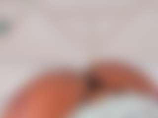 Live cam show with Stormy Butty - Ass Bouncing on TottyGirls