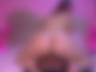 Live cam show with zoe-12 - Middle Aged on xDating | colombia
