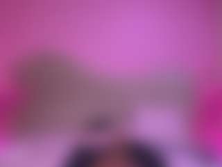 zoe-12 MILF webcam performer live streaming