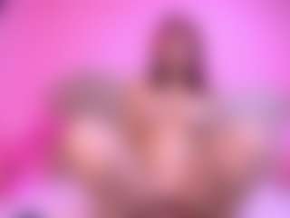 zoe-12 MILF webcam performer live streaming