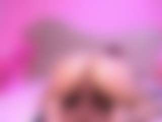 zoe-12 MILF webcam performer live streaming
