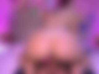 zoe-12 MILF webcam performer live streaming