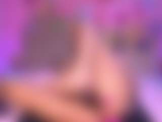 Live cam show with zoe-12 - Gamer MILF on camwithhim.com