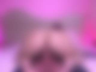 Live cam show with zoe-12 - Athletic Middle Aged on Fling VIP Chat
