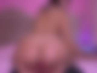 zoe-12's Live Sex Cam Show