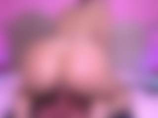 zoe-12's Live Sex Cam Show