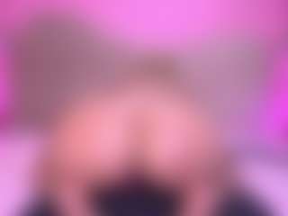 Live cam show with zoe-12 - Shaved Pussy Mature on Livezox